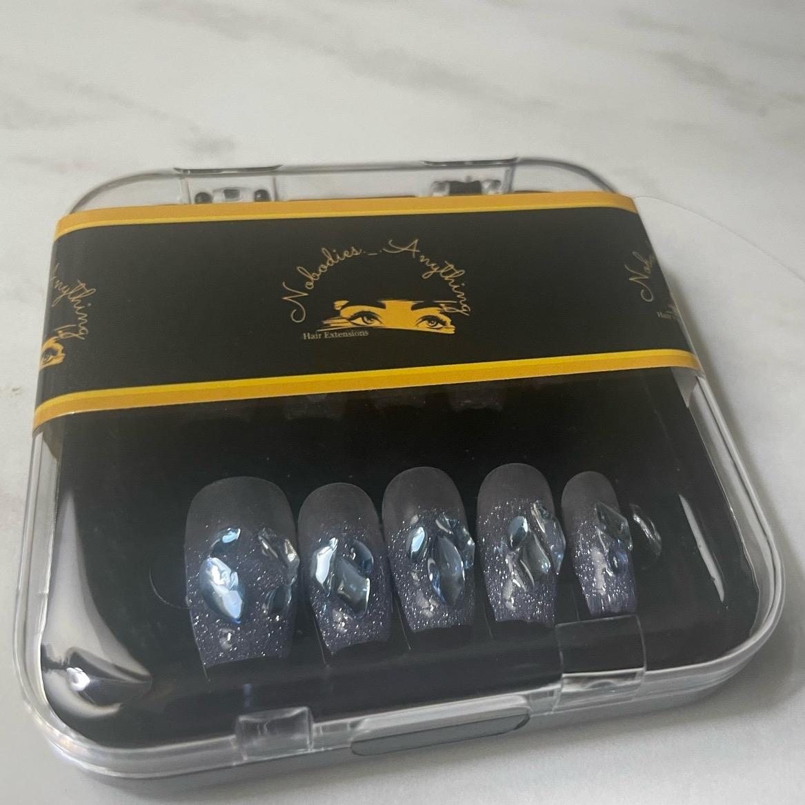 CLEARANCE PRESS ON NAILS