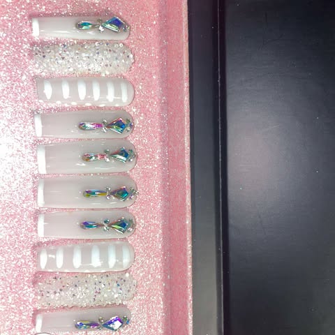 ACRYLIC PRESS ON NAILS (S22)