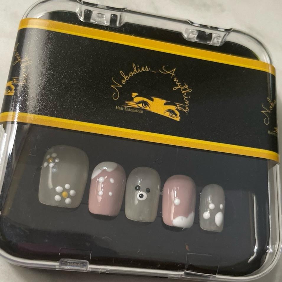 CLEARANCE PRESS ON NAILS