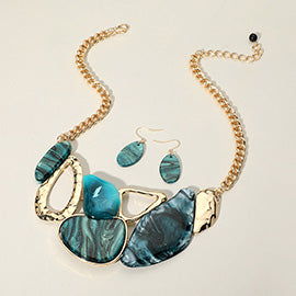 ABSTRACT CELLULOID ACETATE PLATE POINTED STATEMENY NECKLACE