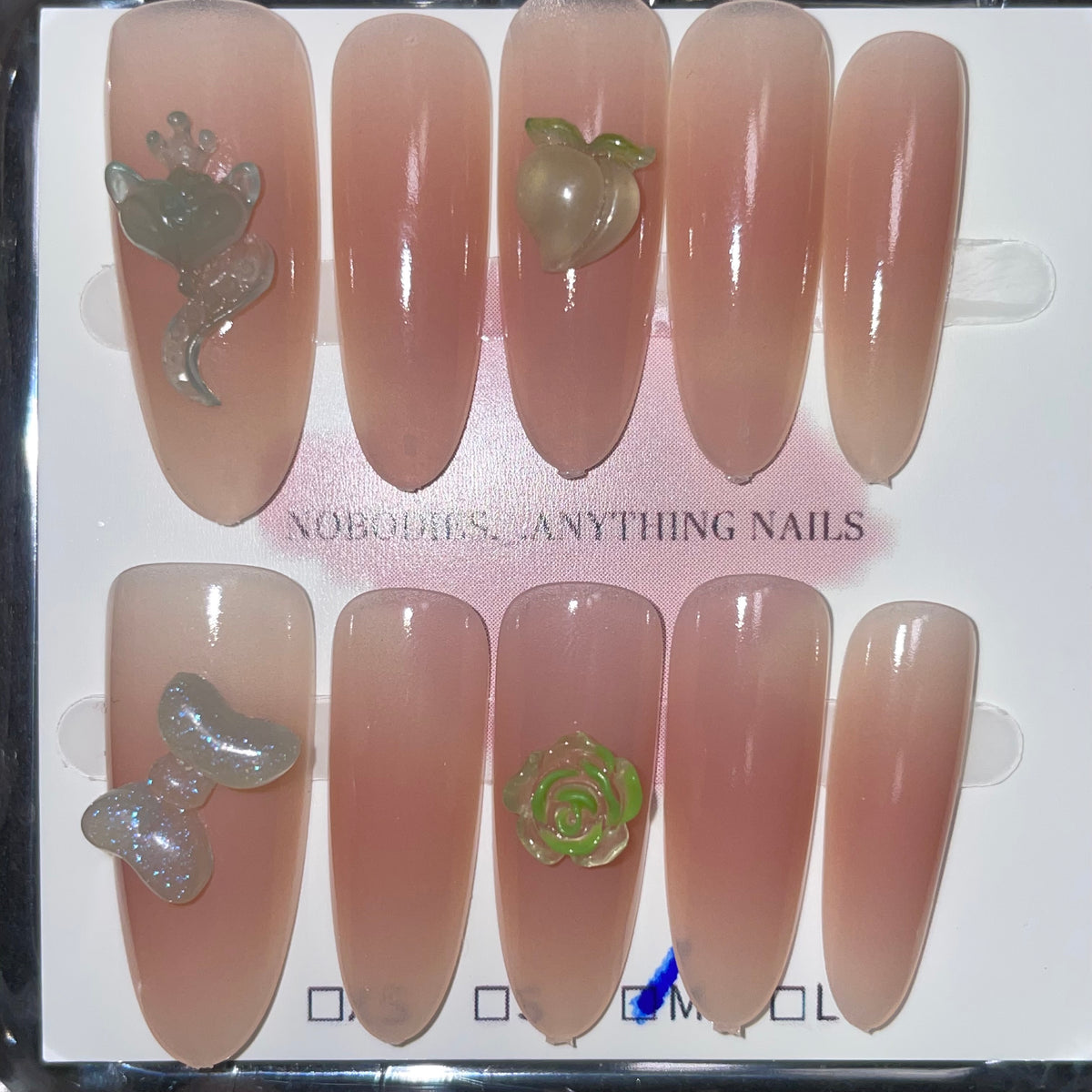 SIZE MEDIUM LONG OVAL 062