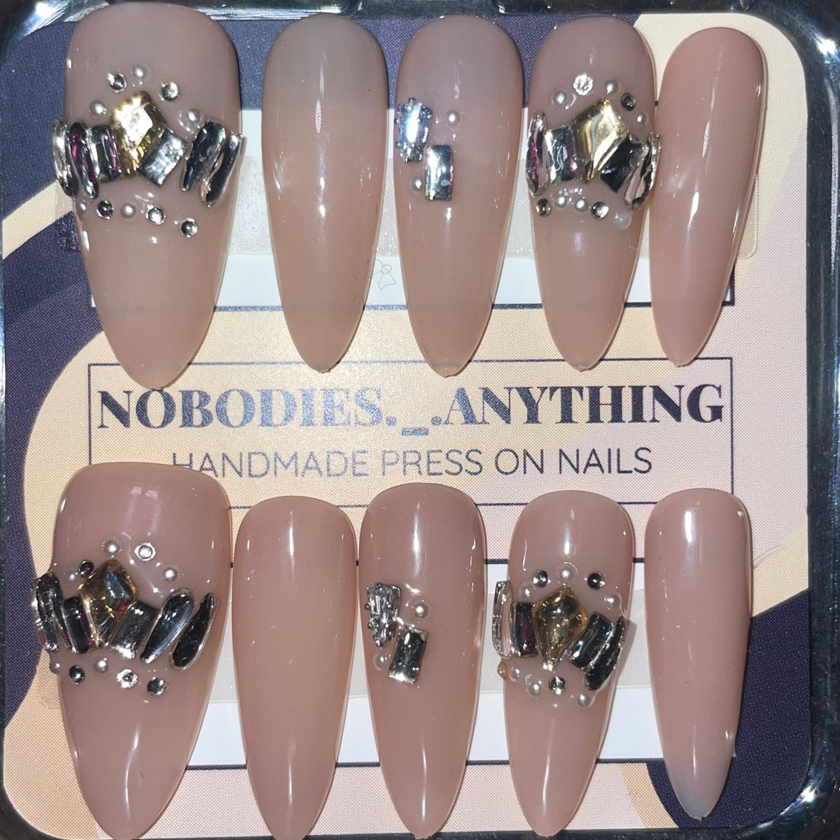 SIZE MEDIUM LONG ALMOND 067