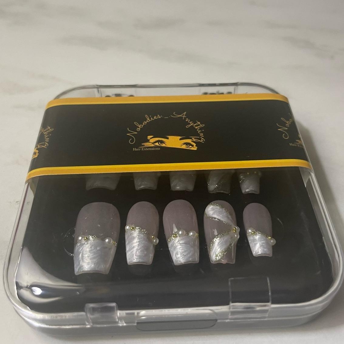 CLEARANCE PRESS ON NAILS